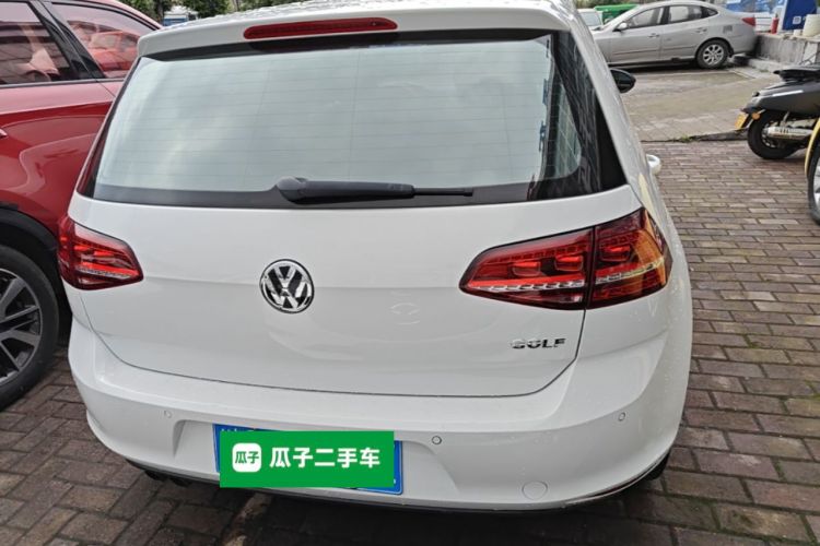 Volkswagen Golf 2017 car image #6