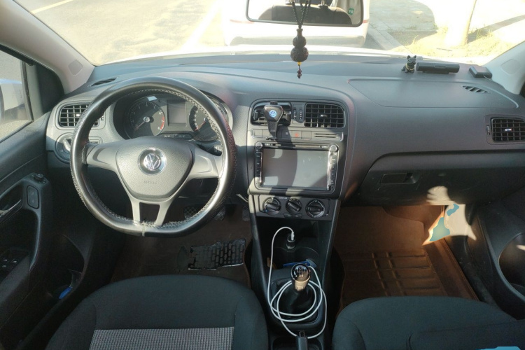 Volkswagen Polo 2016 car image #7