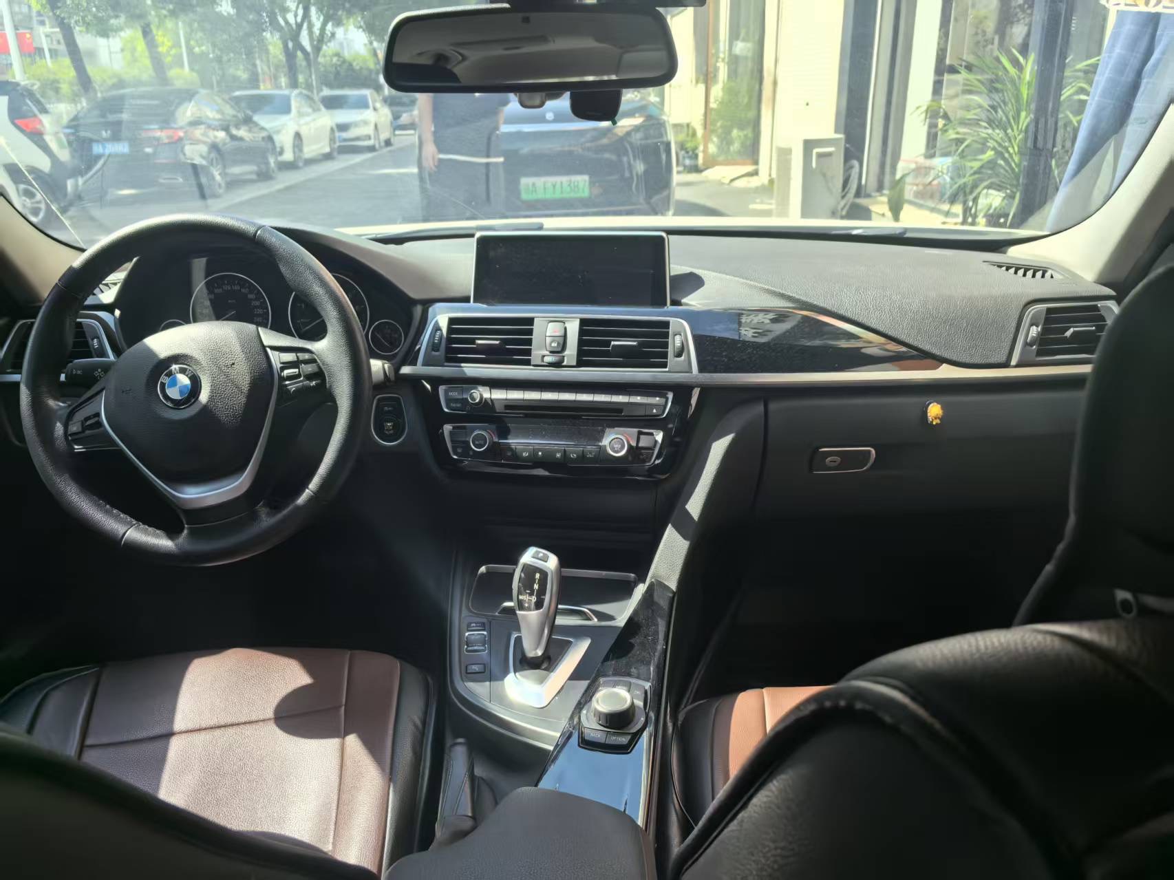 BMW 3 Series 2017 #9 BMW 3 Series 2017 car image #9