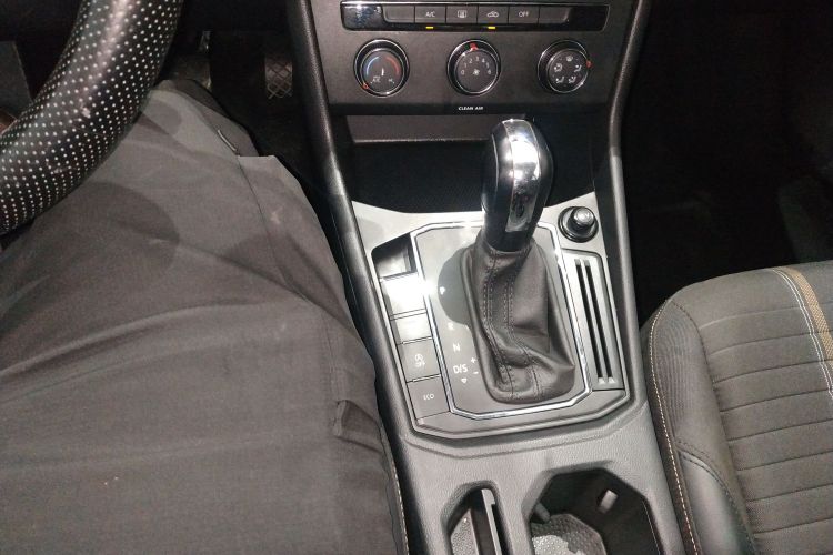 Volkswagen Lavida 2022 car image #14
