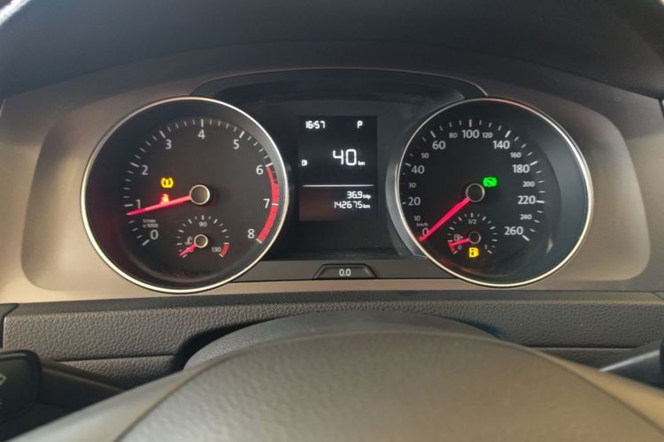 Volkswagen Golf 2016 car image #12