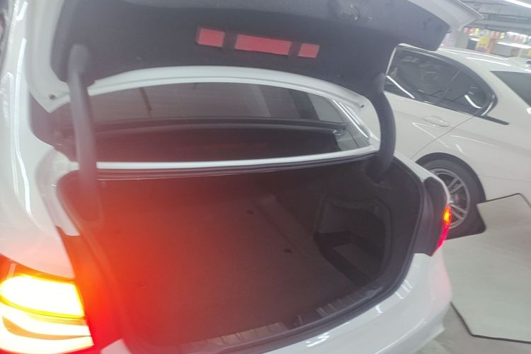 BMW 3 Series 2019 image de voiture #21