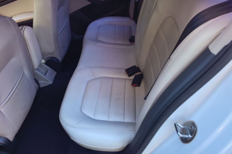 Volkswagen Santana 2015 car image #17
