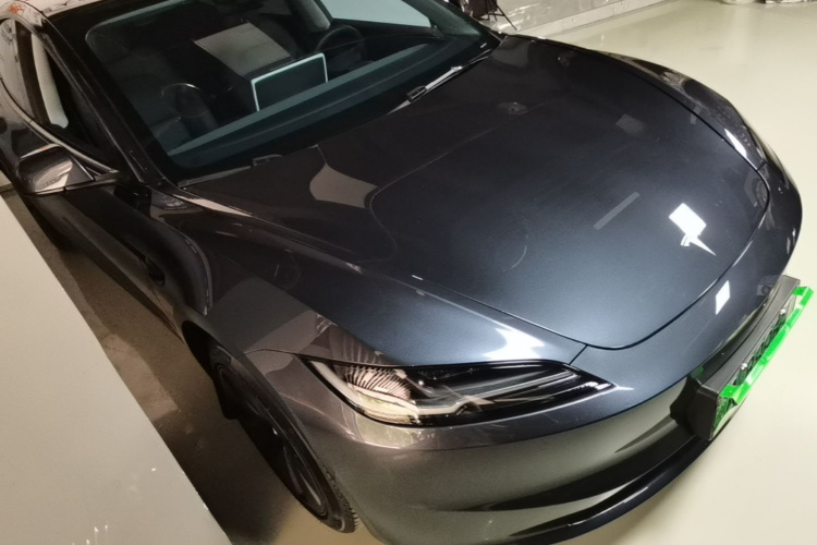 Tesla Model 3 2024 car image #4