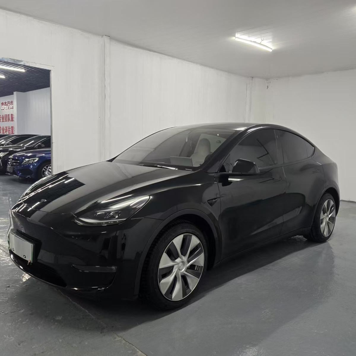 Tesla Model Y 2022 Tesla Model Y 2022 car image
