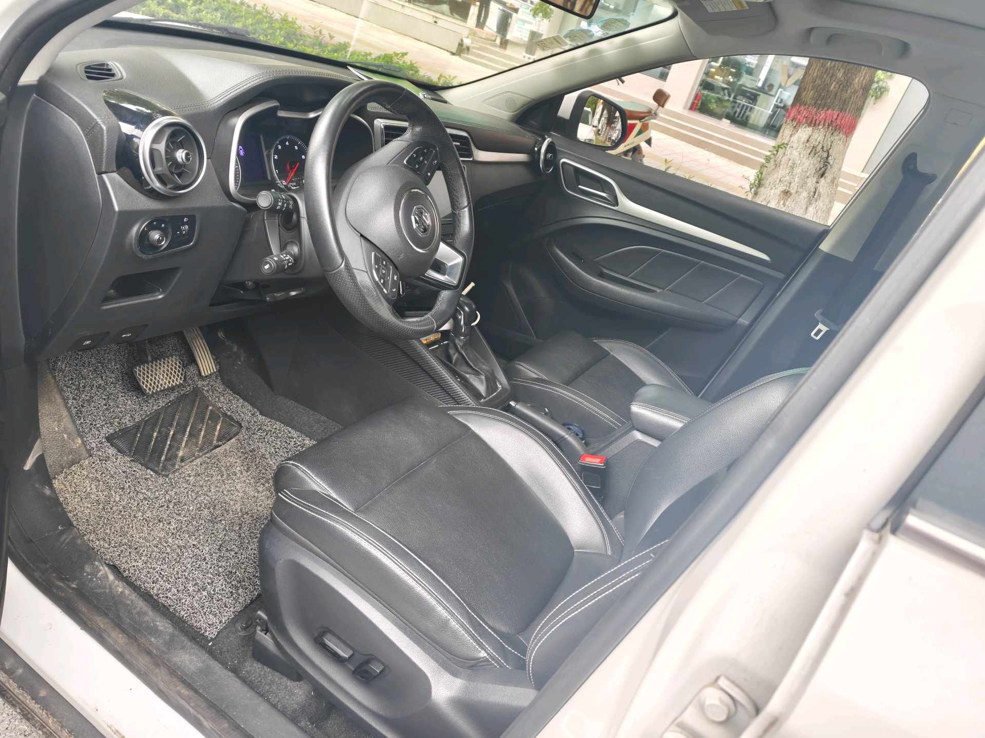 MG ZS 2018 immagine di auto #2