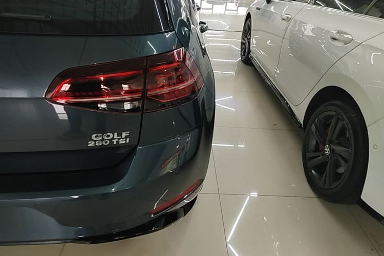 Volkswagen Golf 2020 car image #8