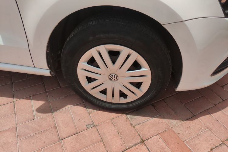 Volkswagen Polo 2017 car image #6