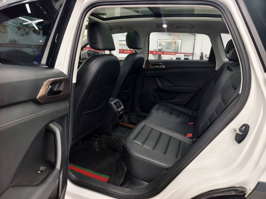2023 car image #6