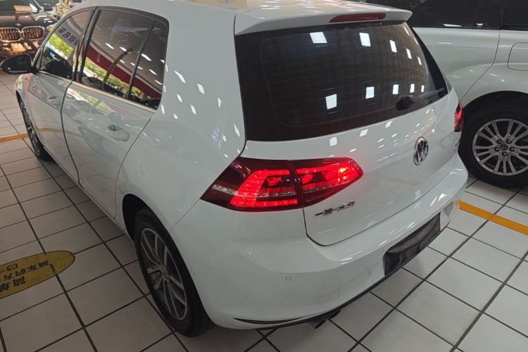 Volkswagen Golf 2017 car image #5