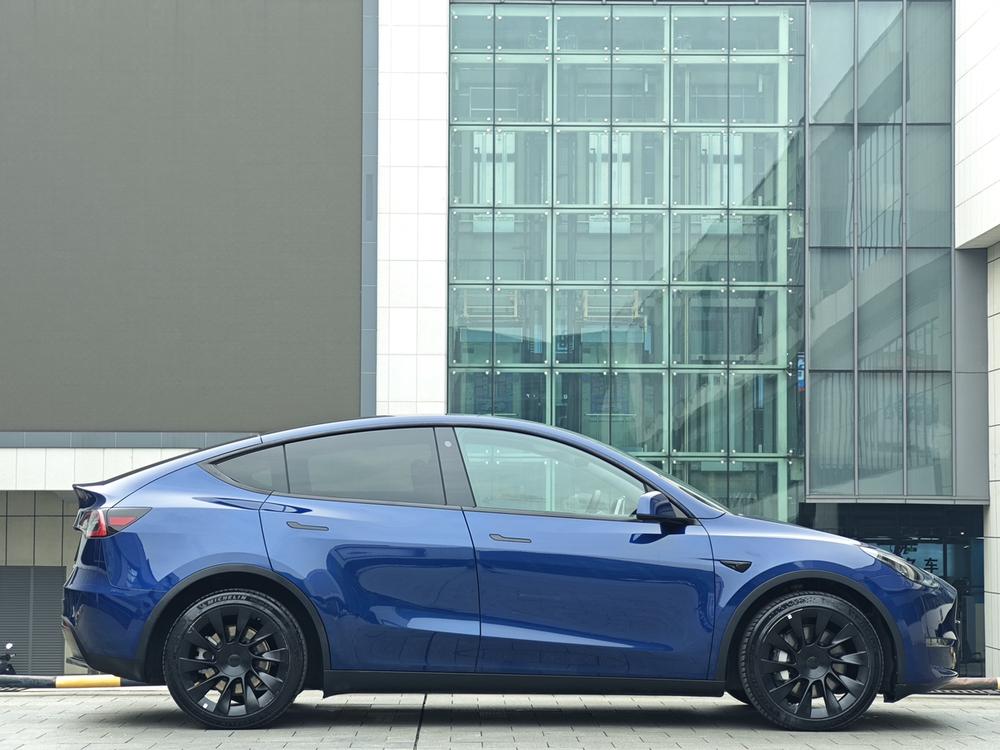 Tesla Model Y 2021 #8 Tesla Model Y 2021 car image #8