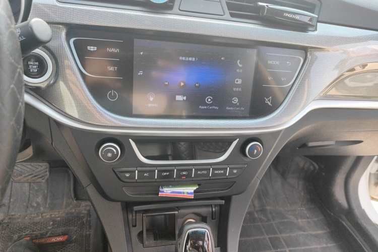 GEELY Emgrand 2017 car image #17