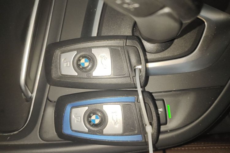 BMW 3 Series 2018 #9 BMW 3 Series 2018 car image #9