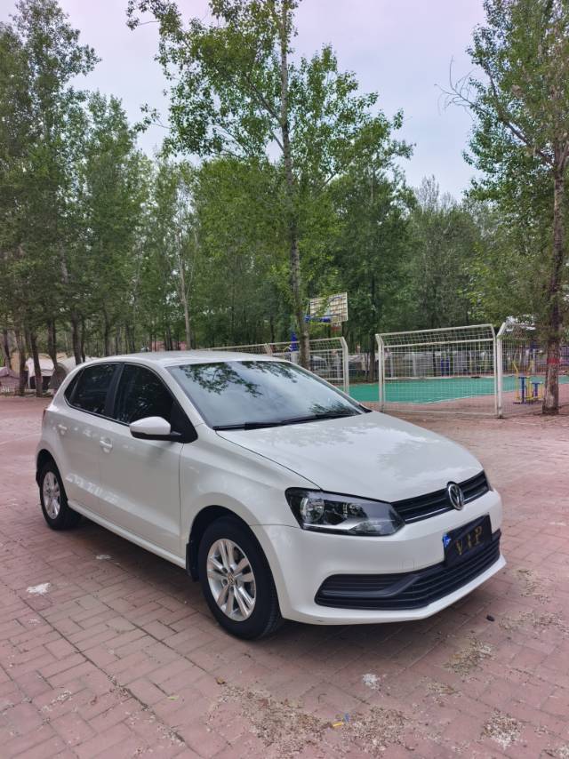 Volkswagen Polo 2016 car image #3