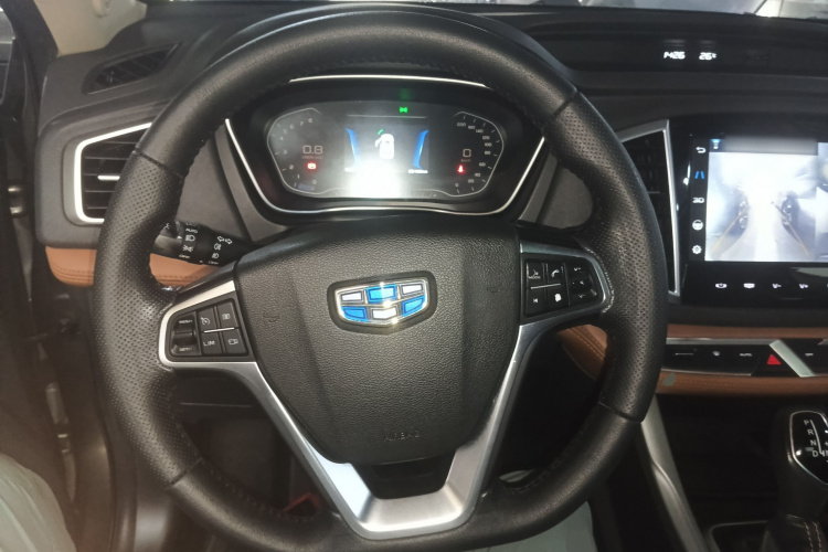 GEELY Vision X6 2019 immagine di auto #11