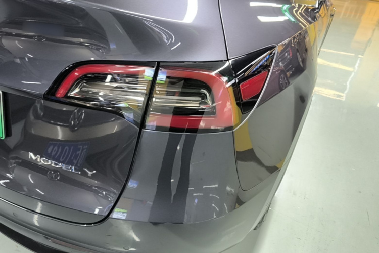 Tesla Model Y 2021 car image #8