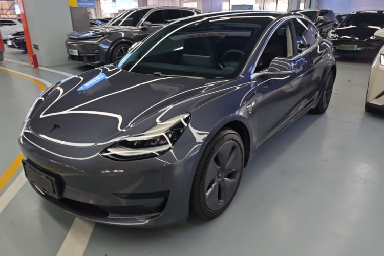 Tesla Model 3 2020 car image #2