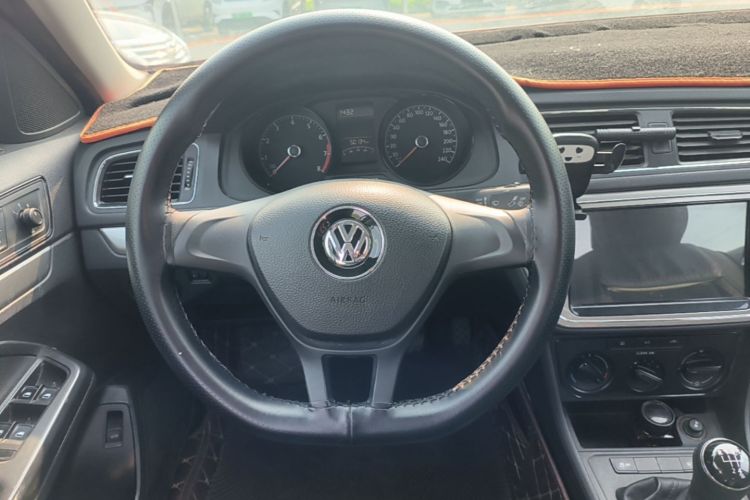 Volkswagen Lavida 2017 car image #11