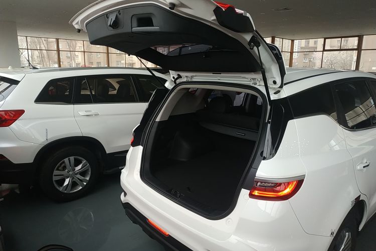 GEELY Vision X6 2020 car image #19