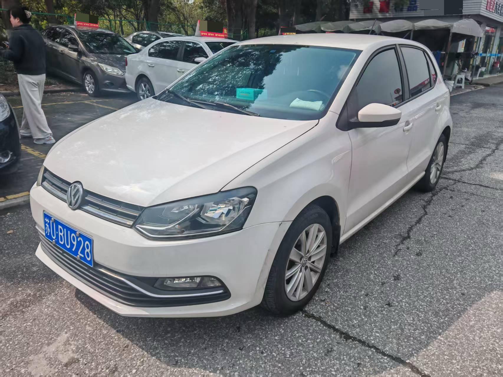 Volkswagen Polo 2015 Volkswagen Polo 2015 car image