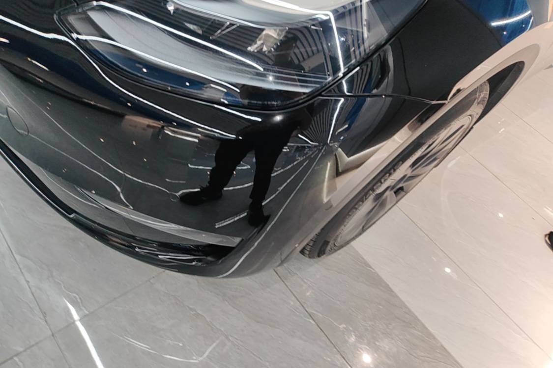 Tesla Model Y 2023 car image #13