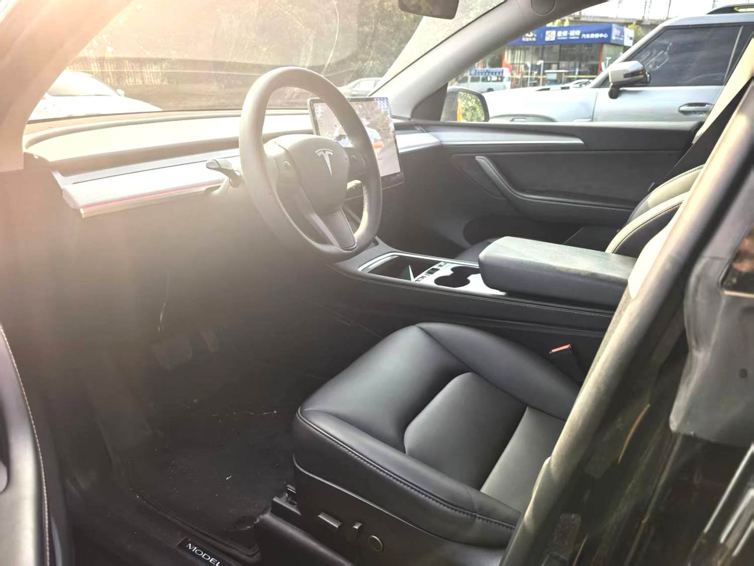 Tesla Model Y 2024 #5 Tesla Model Y 2024 car image #5