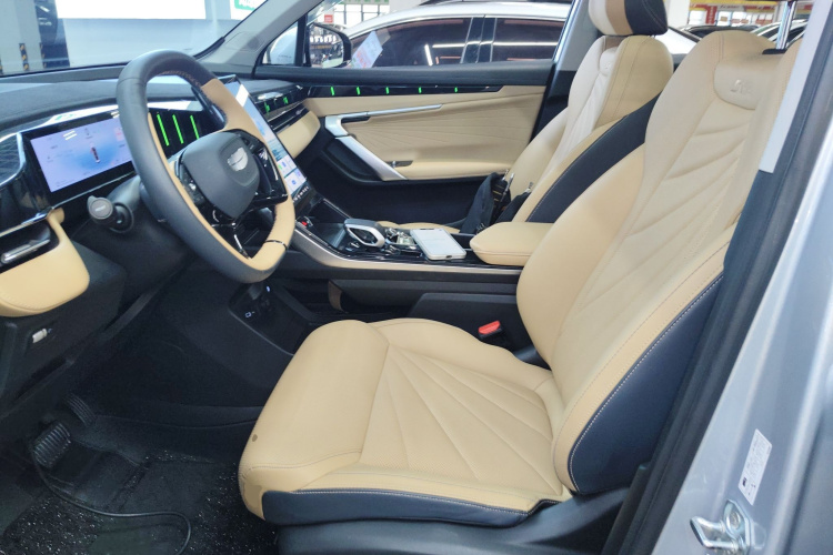 GEELY Boyue L 2023 صورة سيارة #15