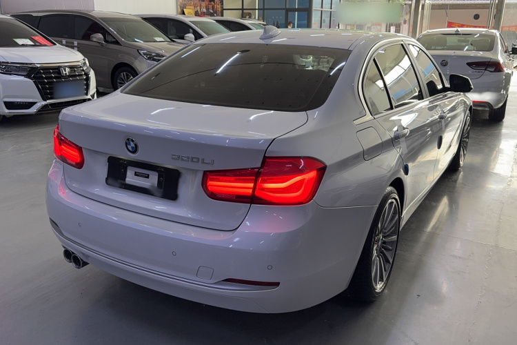 BMW 3 Series 2019 #3 BMW 3 Series 2019 car image #3