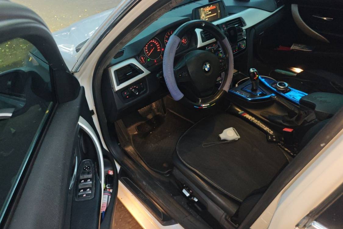 BMW 3 Series 2015 car image #25
