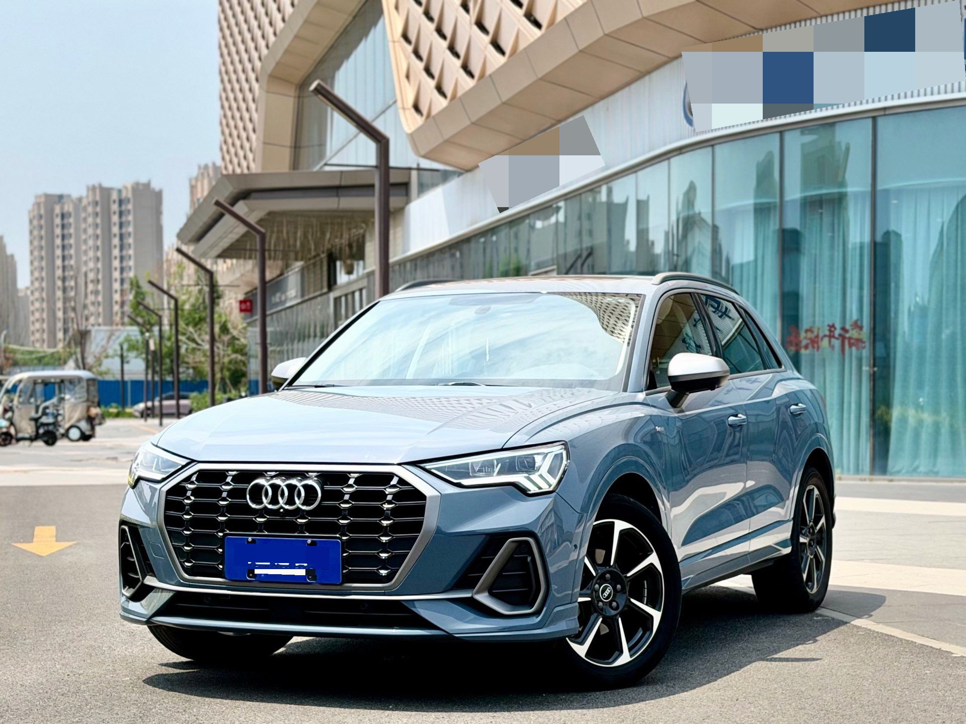Audi Q3 2022 car image 