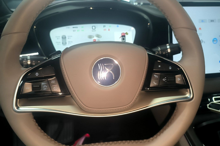 BYD Han 2025 imagem de carro #11
