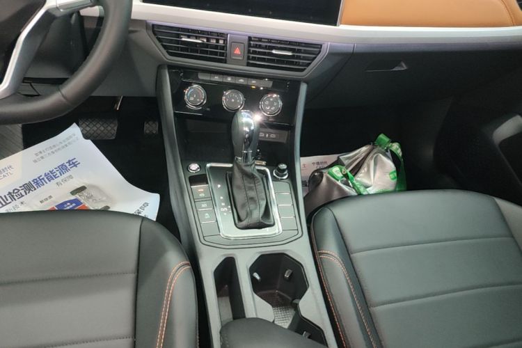 Volkswagen Bora 2025 car image #18