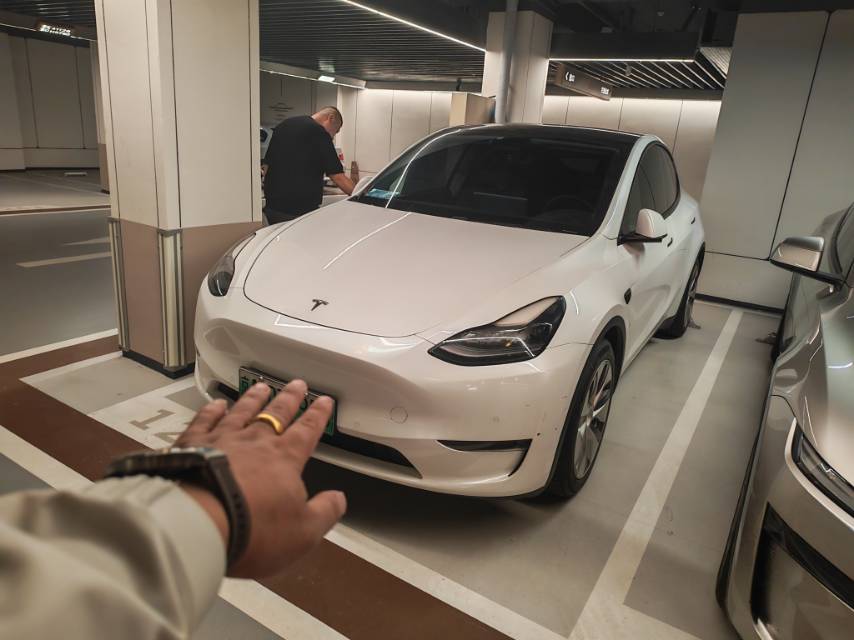 Tesla Model Y 2021 car image 