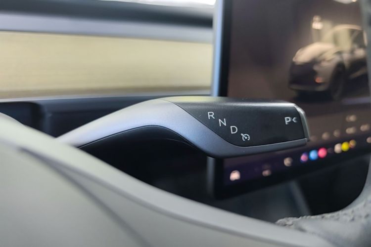 Tesla Model Y 2022 immagine di auto #14