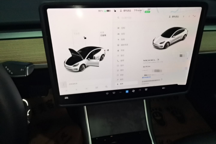 Tesla Model 3 2020 car image #13