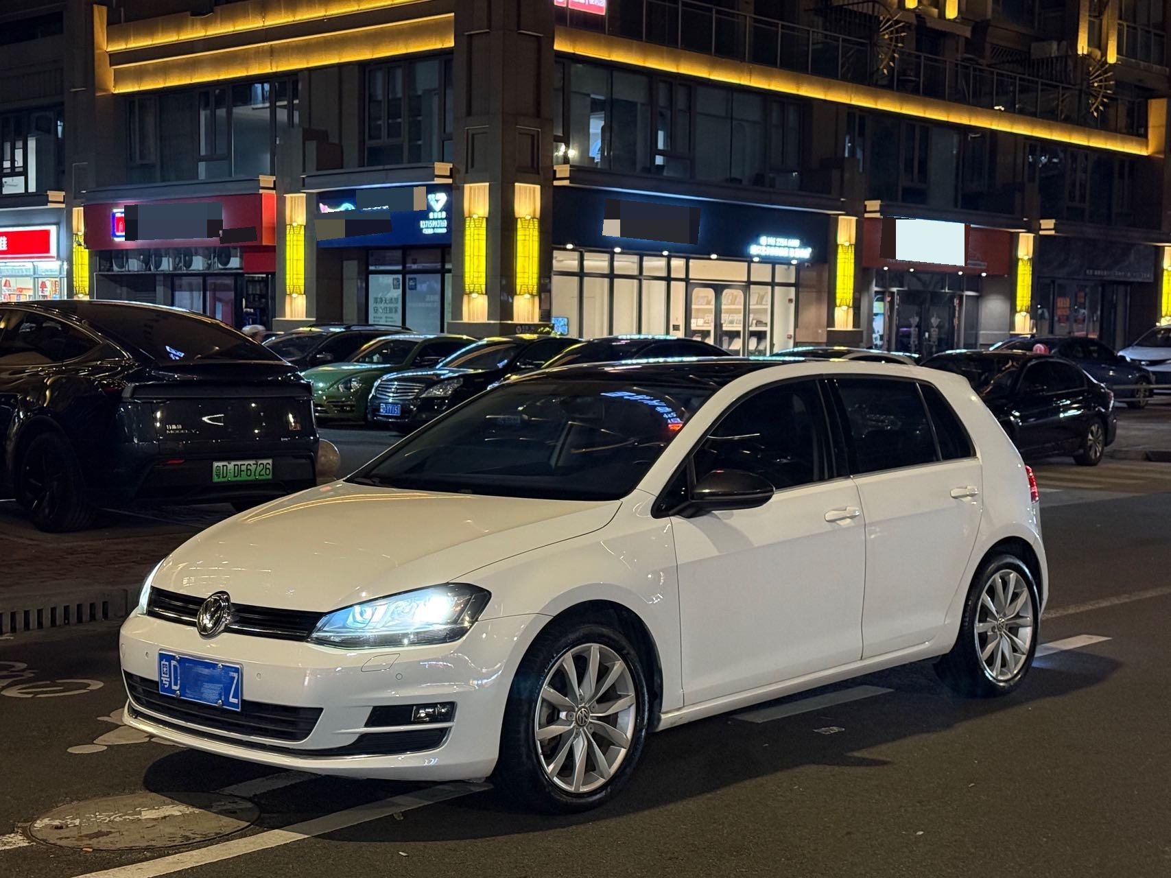 Volkswagen Golf 2015 Volkswagen Golf 2015 car image