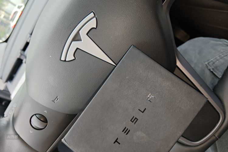 Tesla Model Y 2023 #10 Tesla Model Y 2023 immagine di auto #10