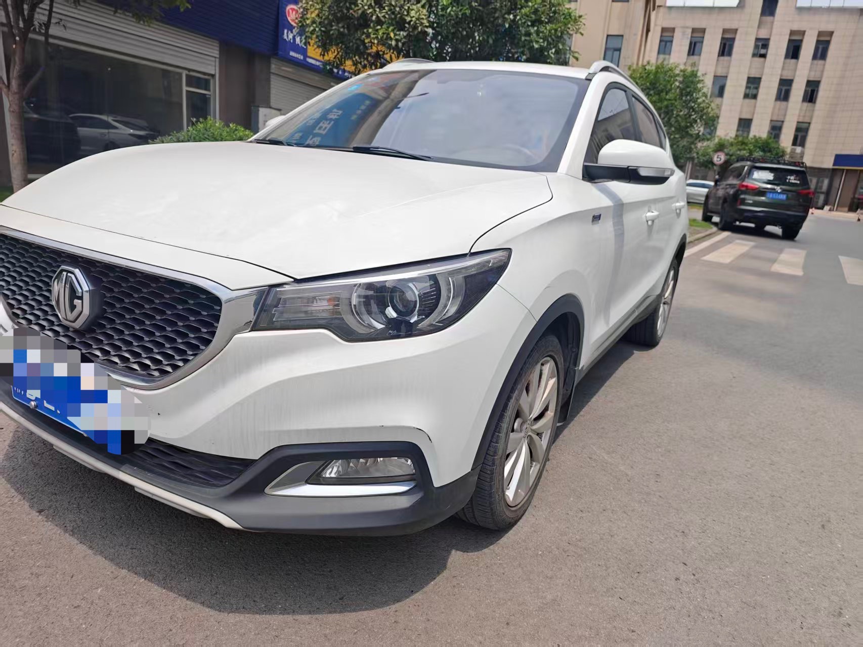 MG ZS 2017 MG ZS 2017 car image