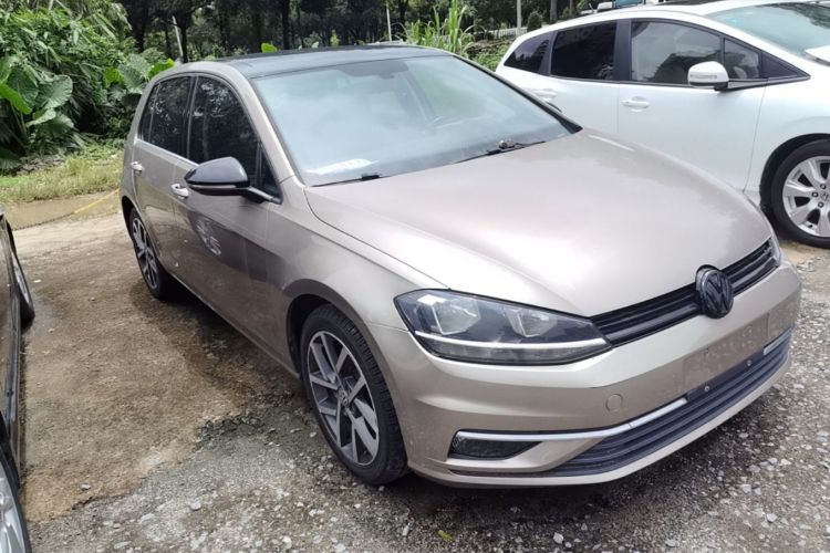 Volkswagen Golf 2020 car image #4