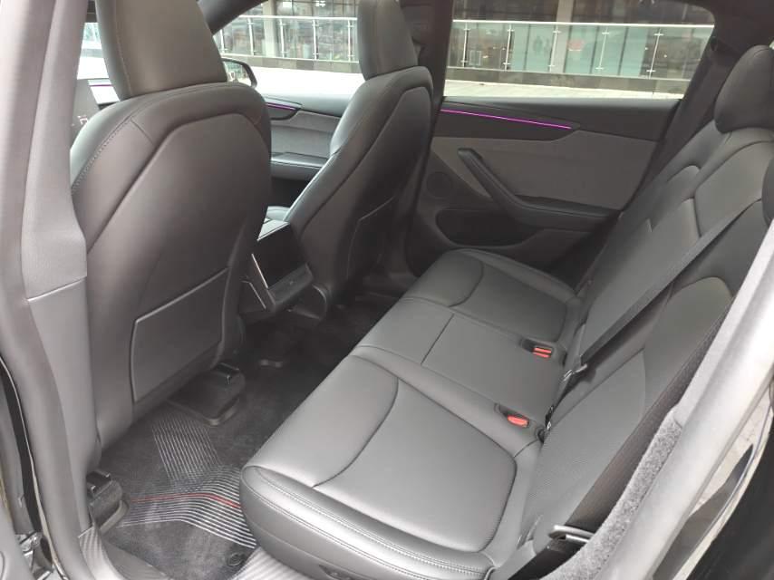 Tesla Model Y 2026 #9 Tesla Model Y 2026 car image #9