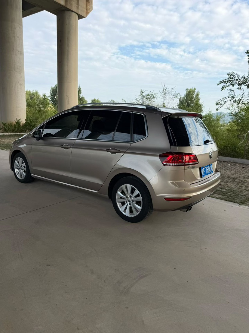 Volkswagen Golf Sportsvan 2017 immagine di auto #5