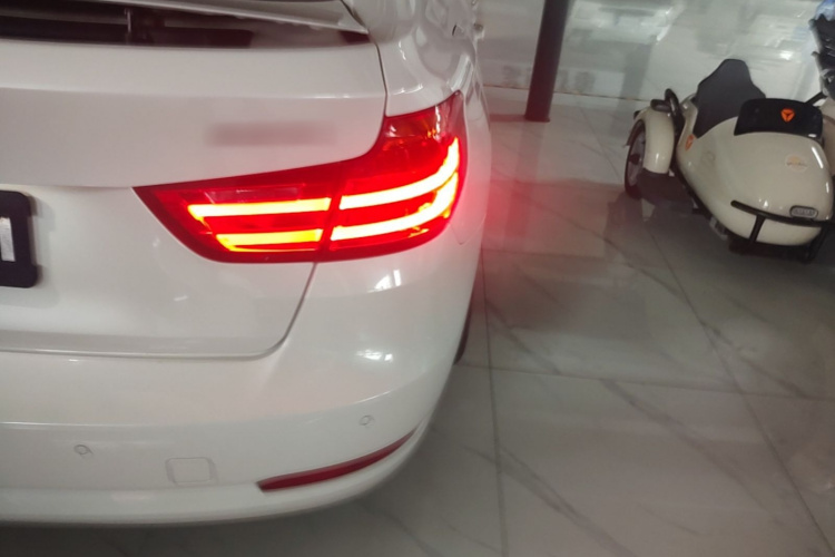 BMW 3 Series GT 2016 #8 BMW 3 Series GT 2016 car image #8