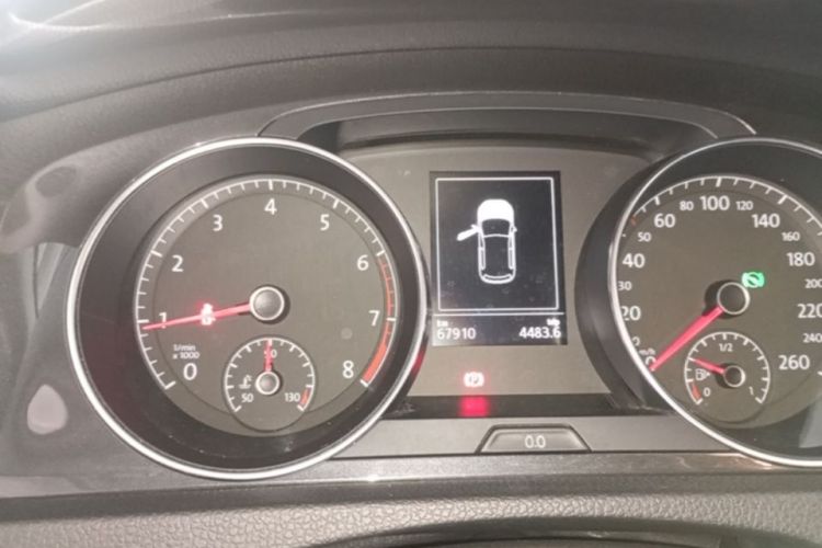 Volkswagen Golf 2020 car image #12