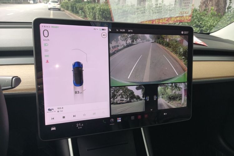 Tesla Model 3 2020 صورة سيارة #13