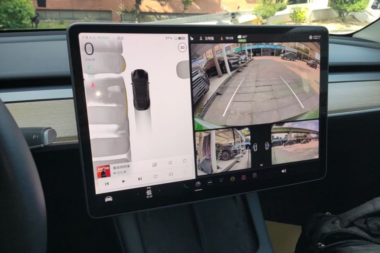 Tesla Model Y 2022 #13 Tesla Model Y 2022 car image #13