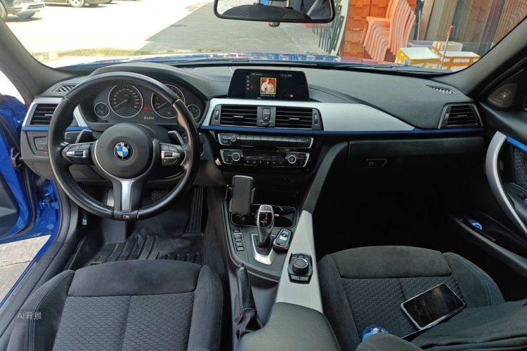 BMW 3 Series 2018 immagine di auto #11