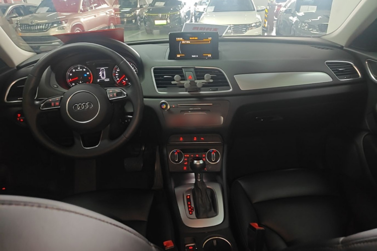 Audi Q3 2017 #11 Audi Q3 2017 car image #11