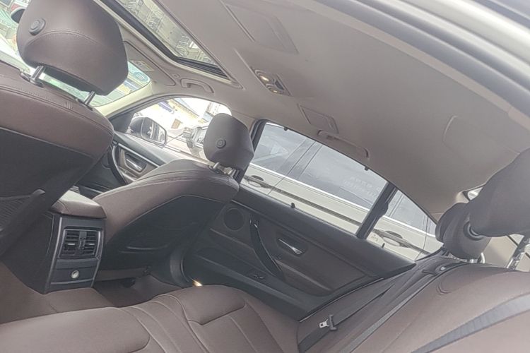 BMW 3 Series 2019 image de voiture #18