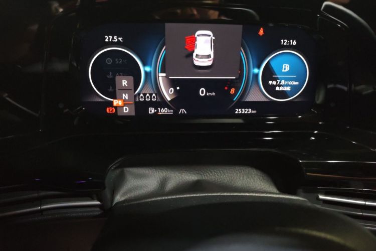 Volkswagen Golf 2024 car image #8
