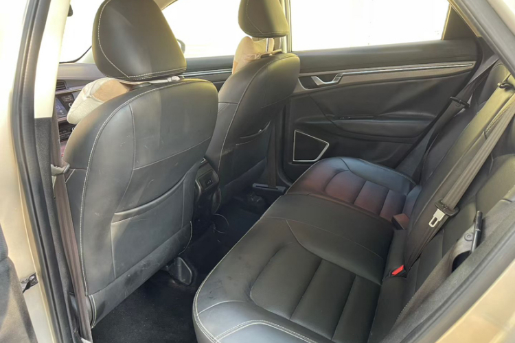 GEELY Emgrand GS 2017 car image #13